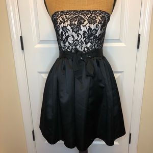 Shoshanna Black Lace Strapless Dress with Bow size 4